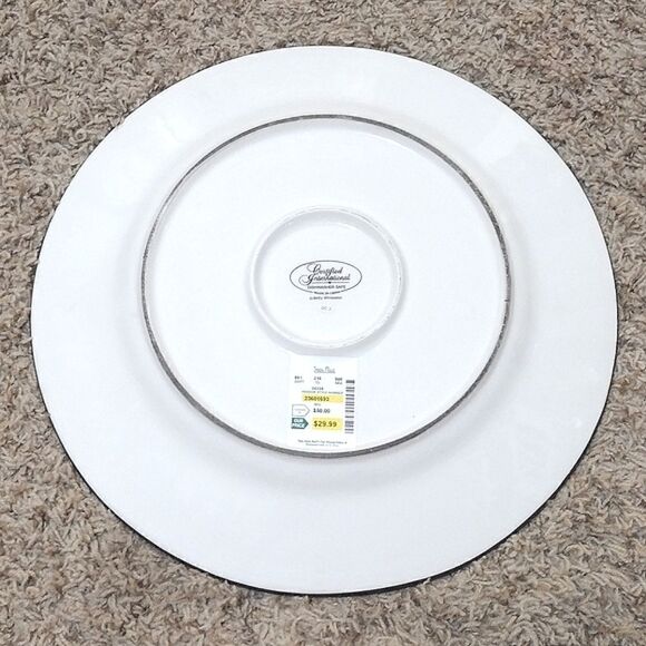 Certified International Betty Whiteaker Two Large Yellow Rim Christmas Plates - Picture 9 of 12